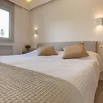 Abelia Luxurious דירה