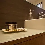 Abelia Luxurious