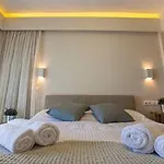 Abelia Luxurious