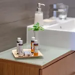 Abelia Luxurious