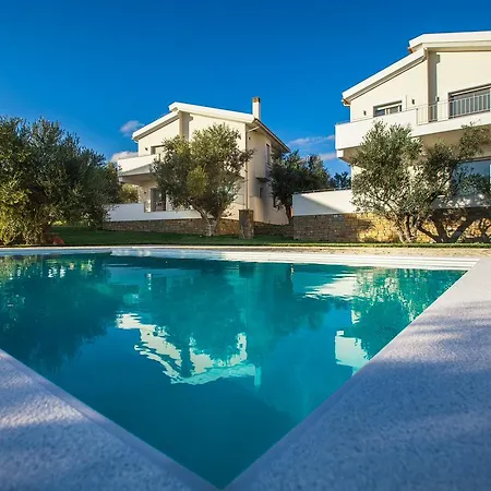 Abelia Luxurious Finikounta