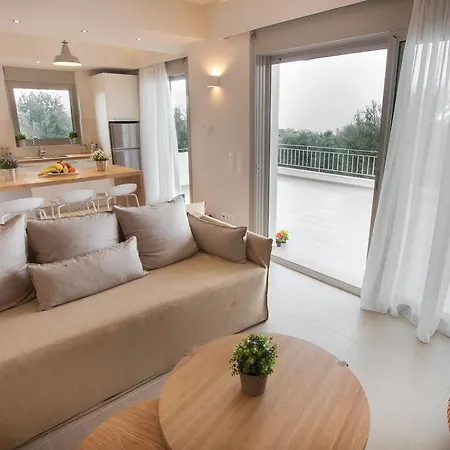 Abelia Luxurious Finikounta