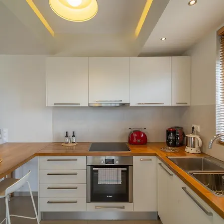 Abelia Luxurious Apartment *