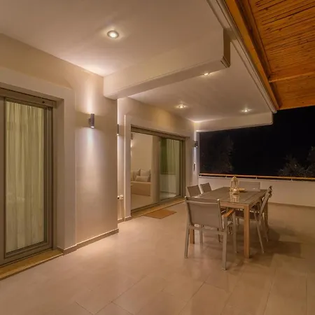 Abelia Luxurious Lägenhet Finikounta