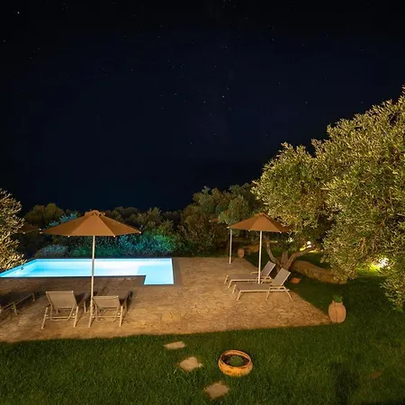 Abelia Luxurious Lägenhet Finikounta