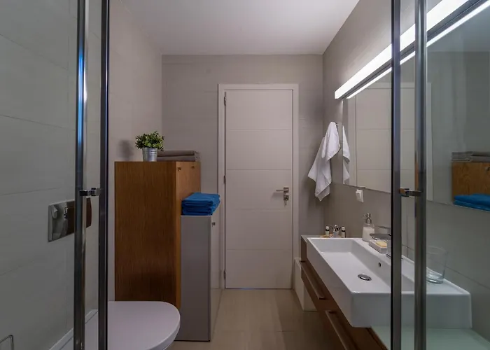 Abelia Luxurious Finikounta